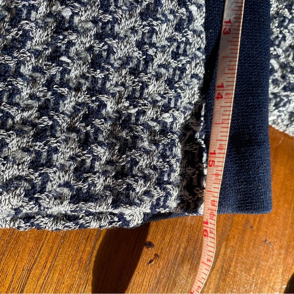 St. John Navy and White Patterned Blazer Like New! - Picture 12 of 14